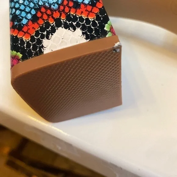 NWOT OR BOX.  FASHION NOVA MULTICOLORED SNAKE PRINT SANDAL SIZE 7.5 - Picture 10 of 11